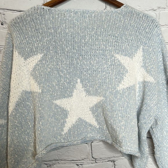 WildFox Saddle Blue White Star Cropped Oversized Long Sleeve Sweater Size Large - Picture 10 of 13